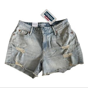 Levi’s high rise distressed shorts
